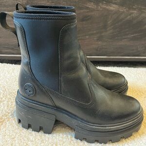 Timberland women’s chunky Chelsea boot size 7